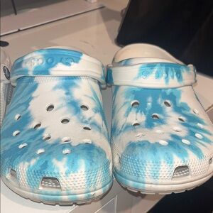 Crocs adult Blue and White tie-dye